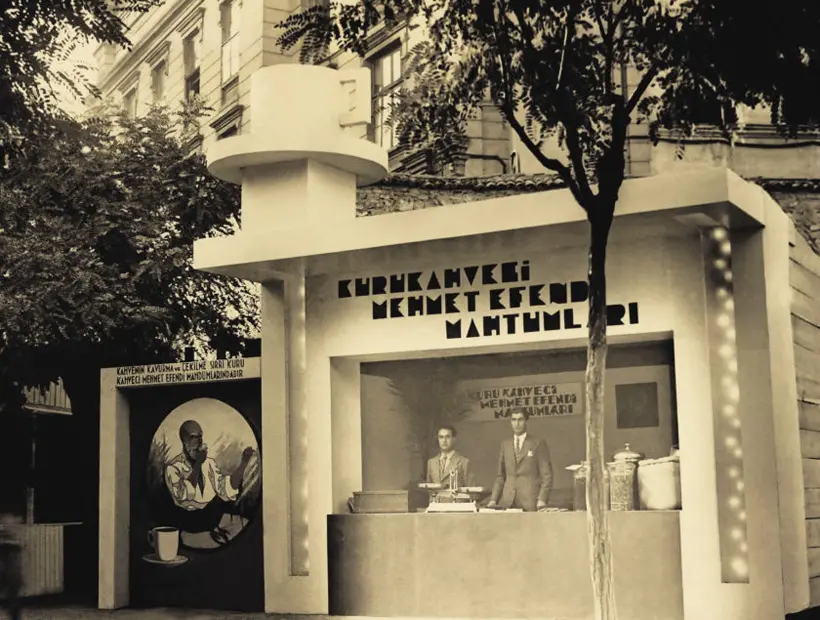 1933 yılında Beşinci Yerli Mallar Sergisi’nde açılan stand.
